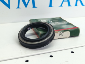 Сальник полуоси SKF на Jeep Grand Cherokee (99-04)