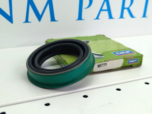Сальник раздатки SKF на Ford Expedition (-17), Lincoln Navigator (-14)